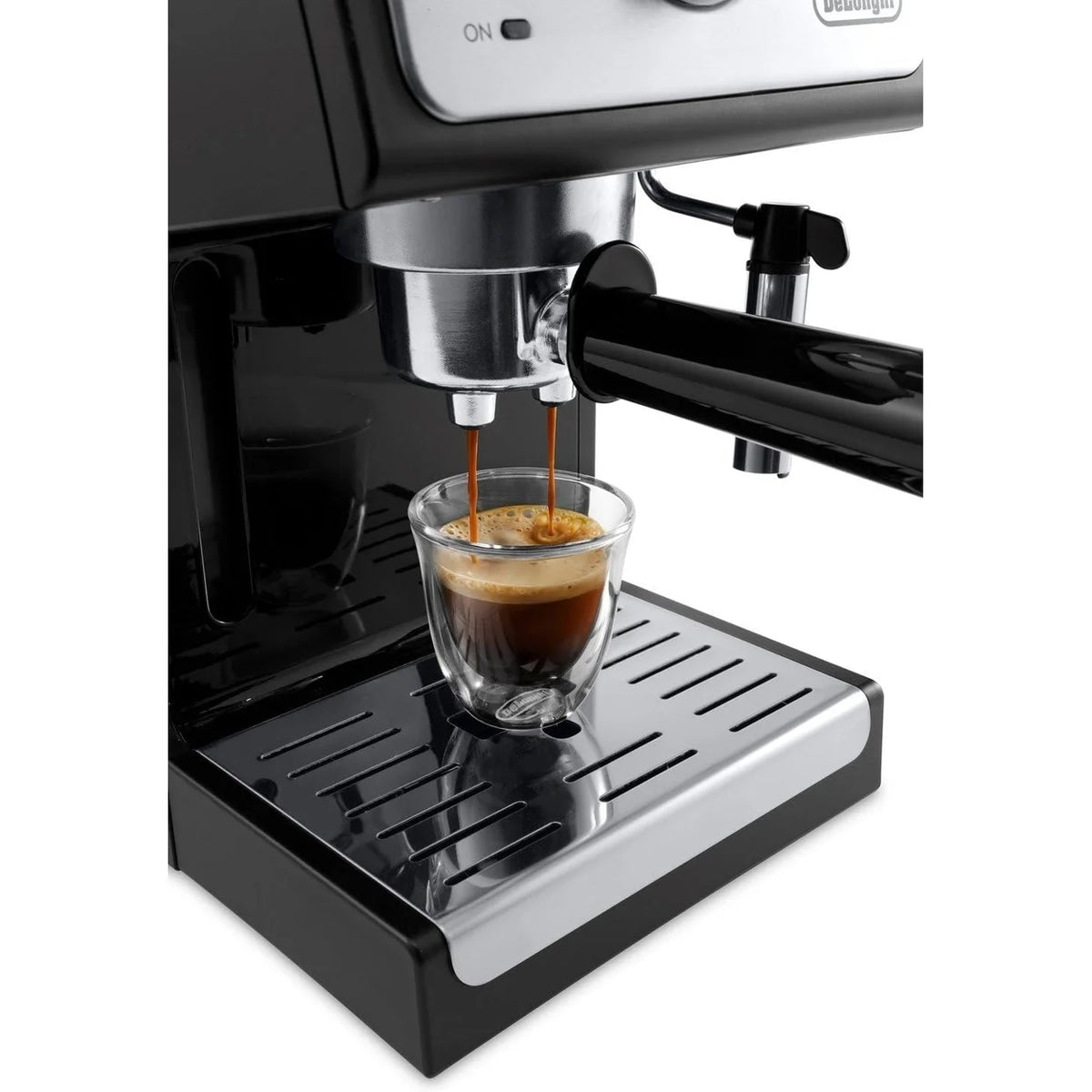 15-Bar Pump Espresso and Cappuccino Machine Z841191