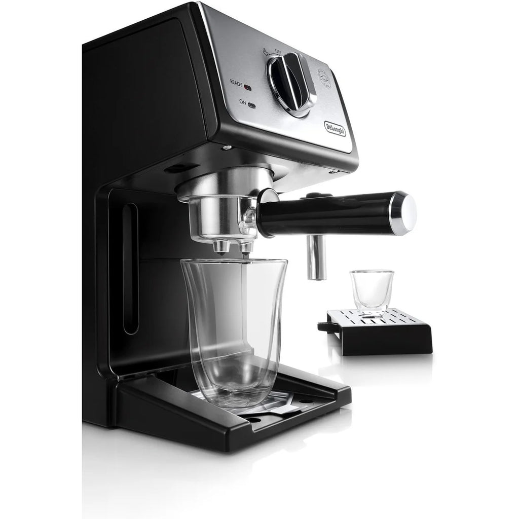 15-Bar Pump Espresso and Cappuccino Machine Z841191