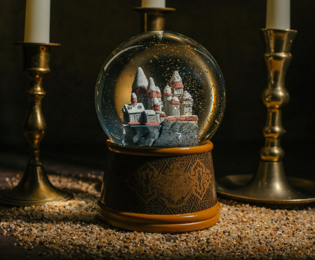 Harry Potter Hogwarts Castle Collectible Snow Globe Z9753