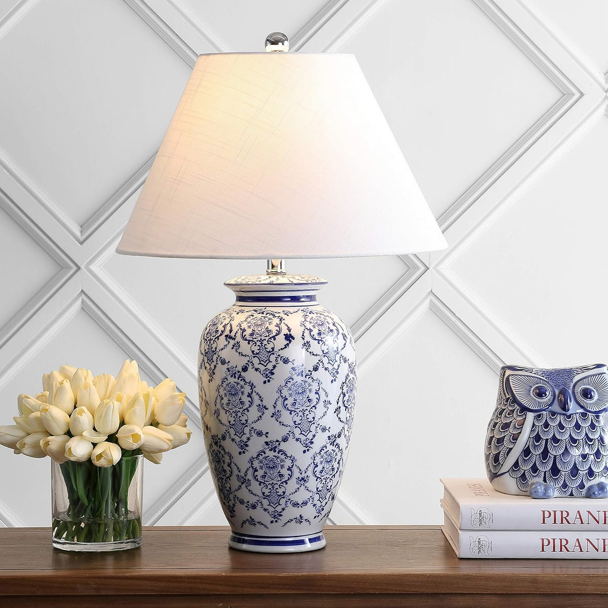Blue/White Chinoiserie Ceramic LED Table Lamp B6600