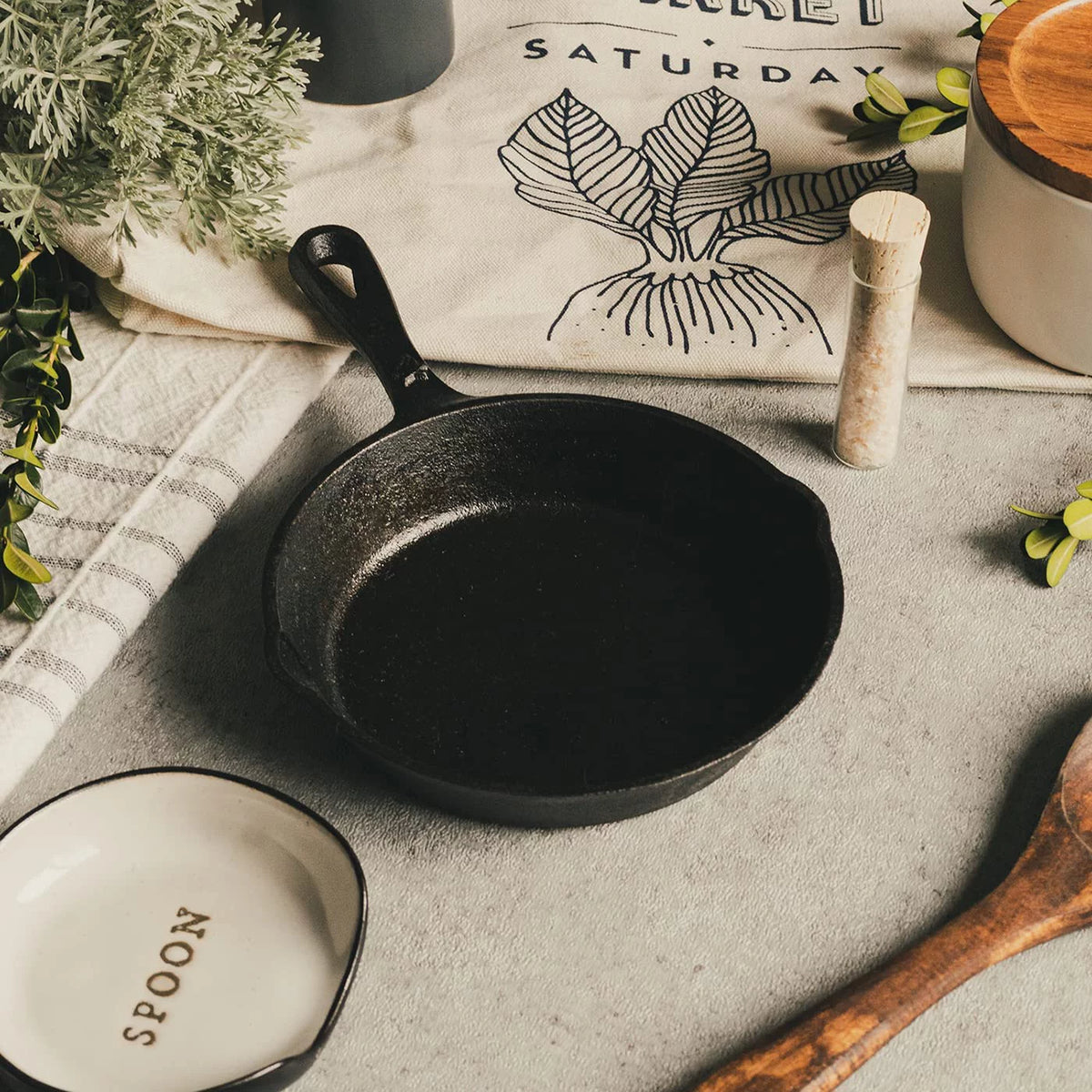 6-1/2 Inch Pre-Seasoned Cast Iron Skillet M9346