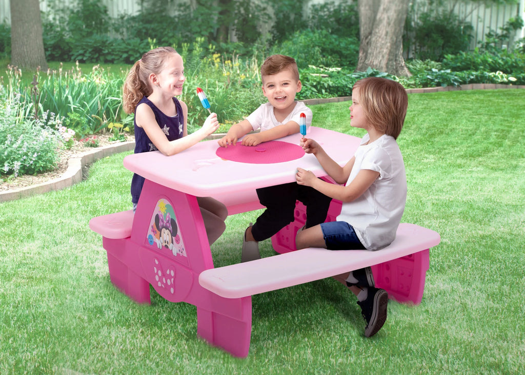 Picnic Table with Cupholders C832169